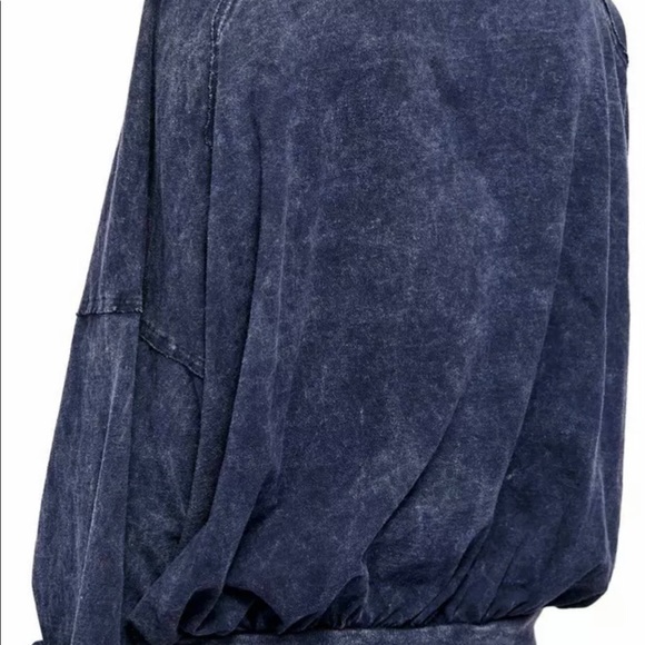 *FREE PEOPLE WOMENS LITE SWEATSHIRT/ PULLOVER TOP*VIBRANT BLUE COLOR* - Picture 4 of 4